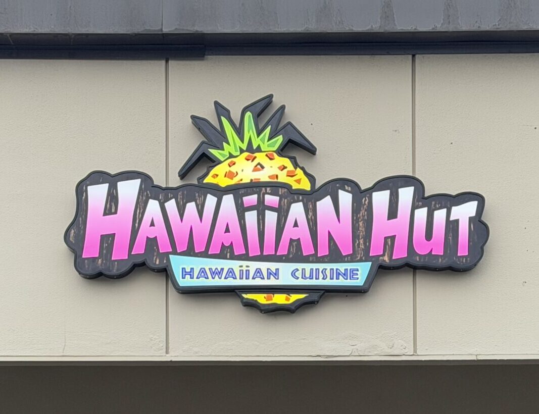 IMG_1612 Hawaiin Hut sign